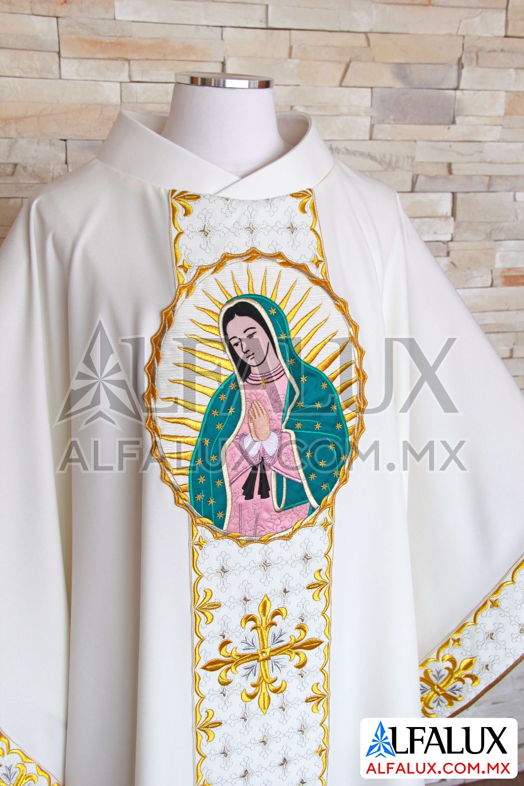 06 FLORLIZ Casulla Alfalux Laterales Medallon Virgen Blanco 200 (4)